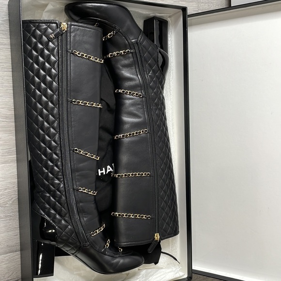 CHANEL Knee High Chain Boots Black size 38.5 - Picture 10 of 11